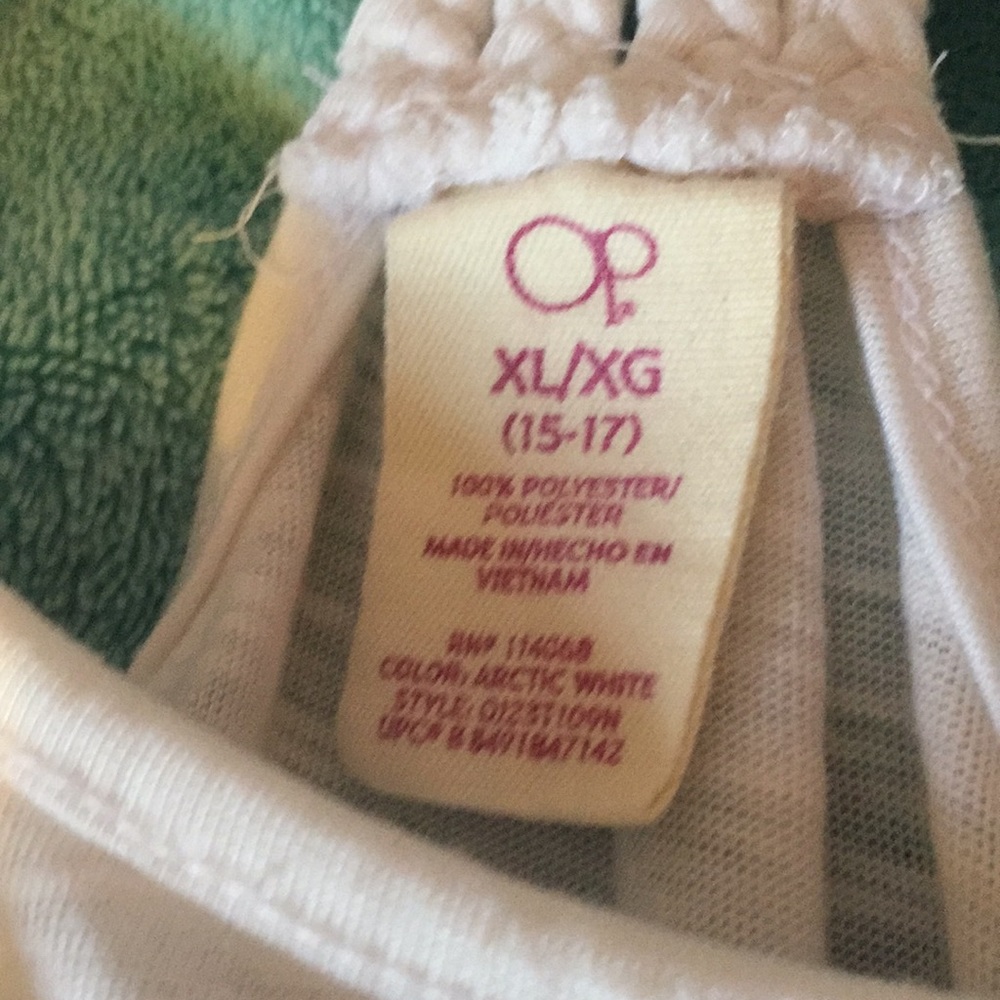 White tank top - Picture 3 of 4